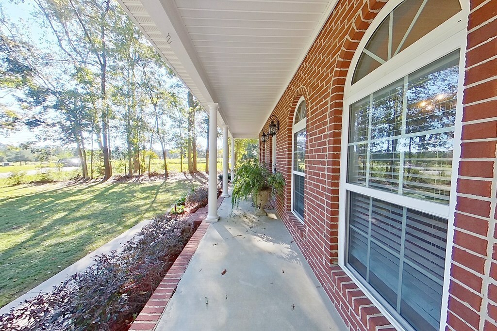 Property Photo:  33 Cherokee Cir  GA 31757 