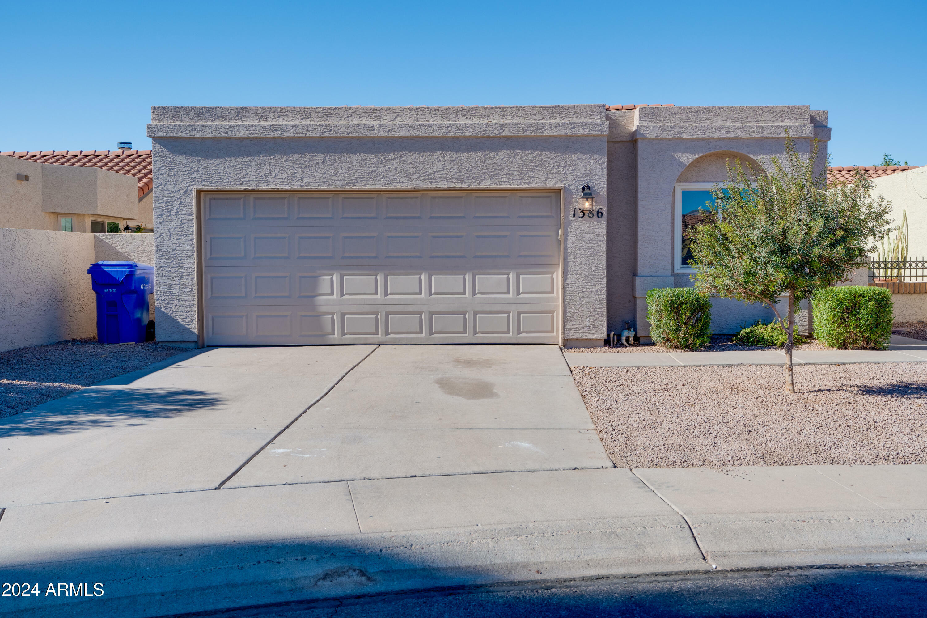 Property Photo:  1386 N Bullmoose Court  AZ 85224 