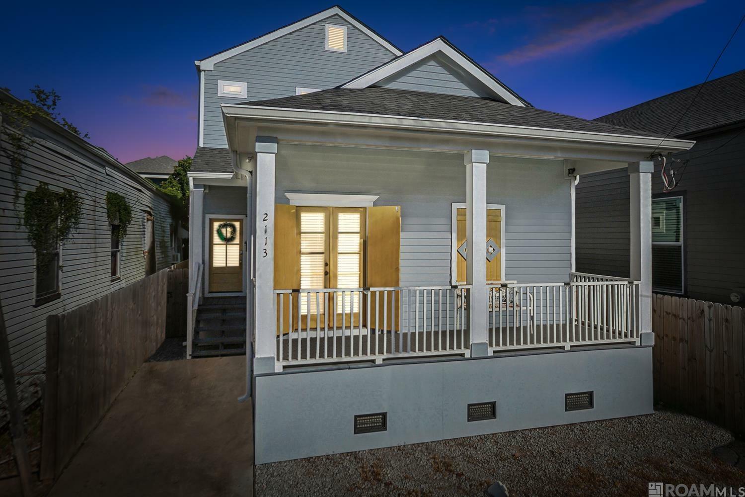 Property Photo: 2113 First St LA 70113
