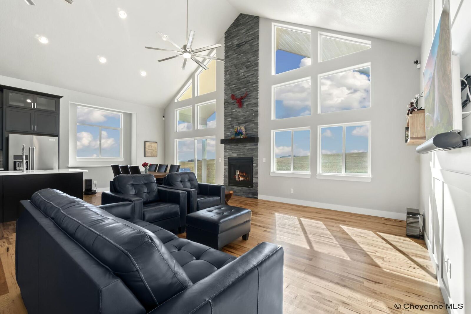 Property Photo: 1687 Geronimo Rd WY 82009