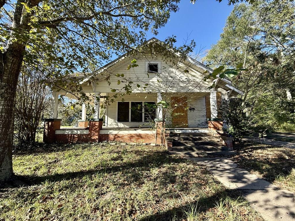 Property Photo:  828 South First Street  TX 75901 