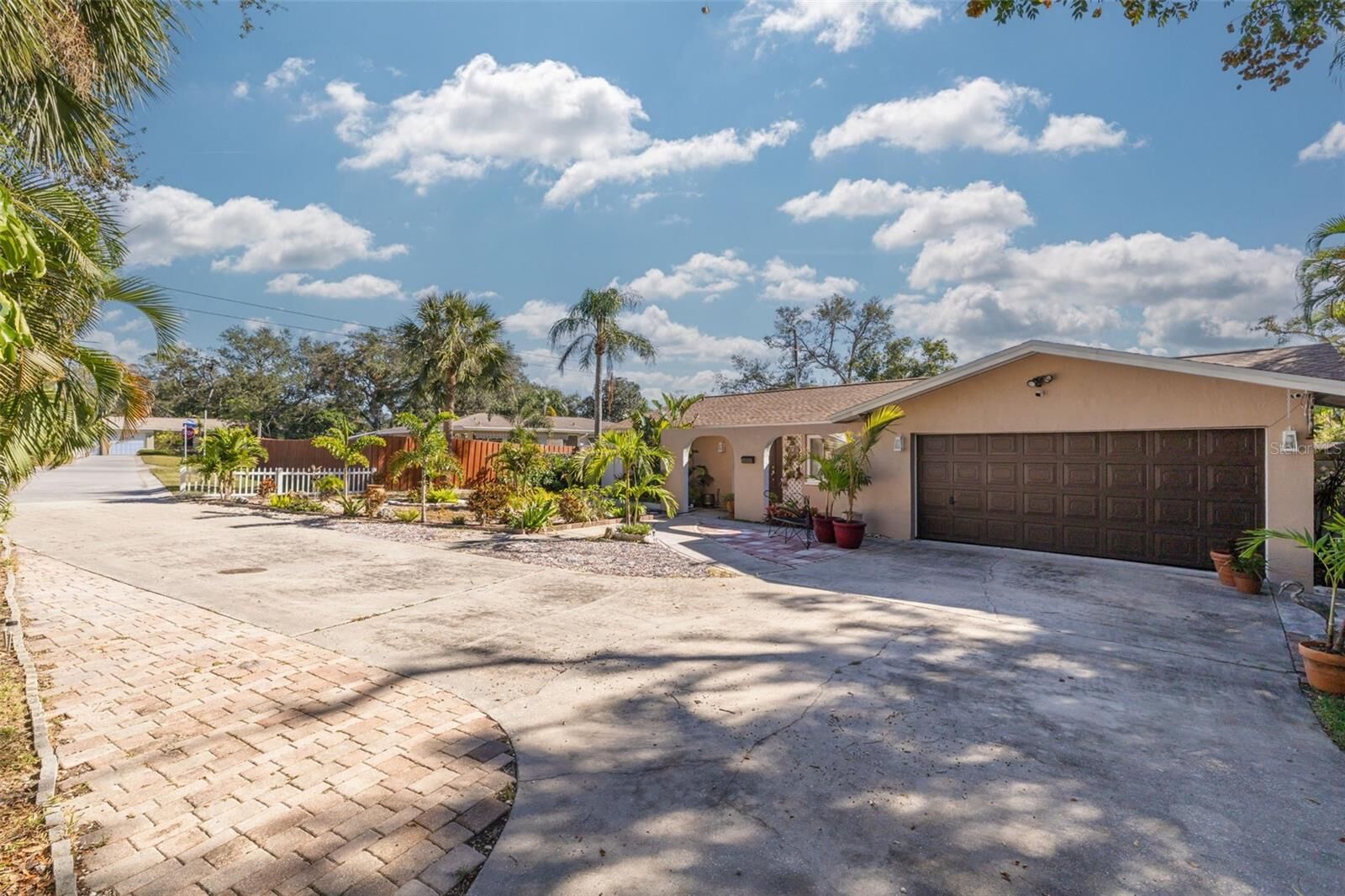 Property Photo:  1426 Jasmine Court  FL 33756 