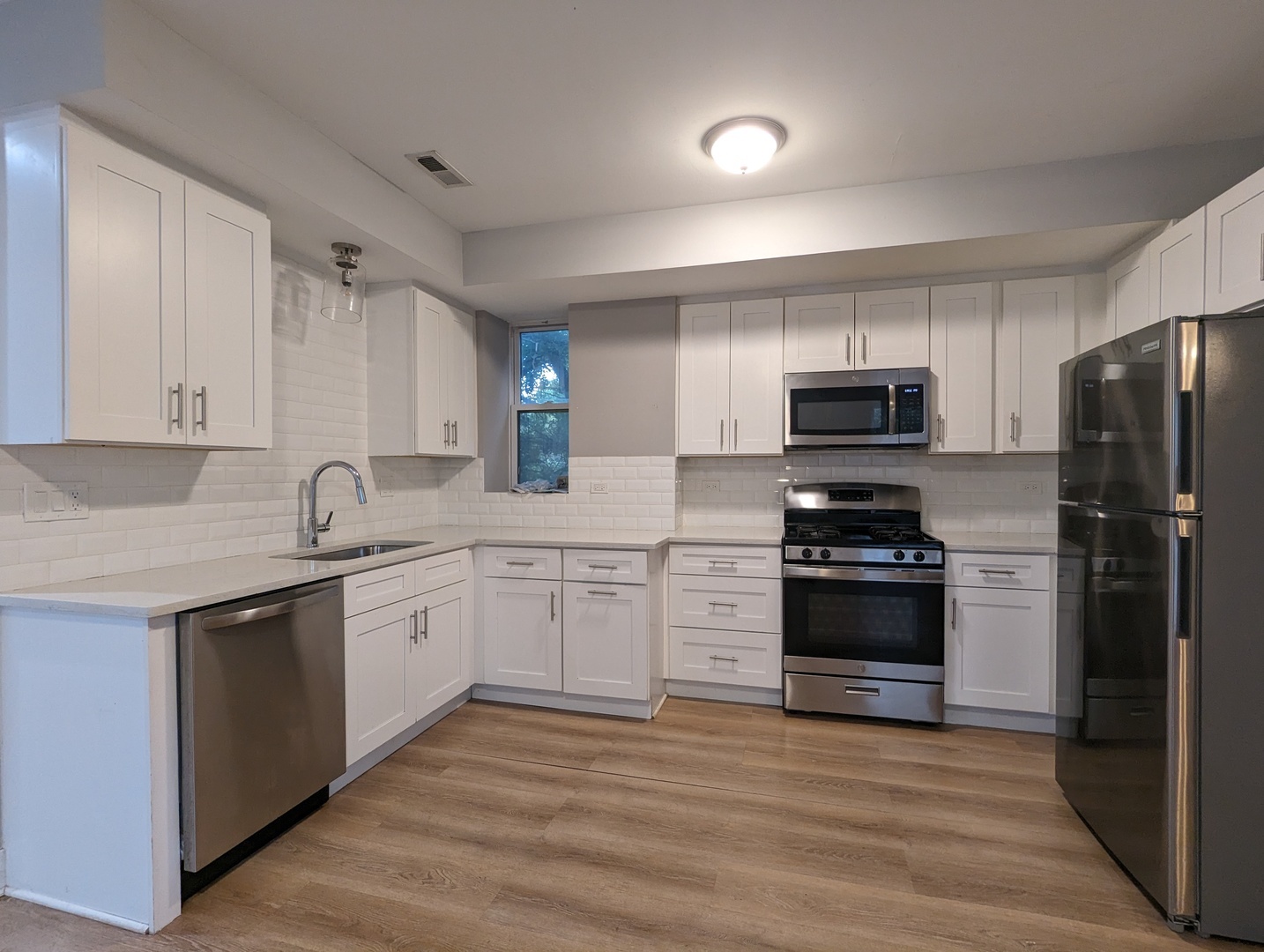 Property Photo:  3701 W Diversey Avenue 2F  IL 60647 