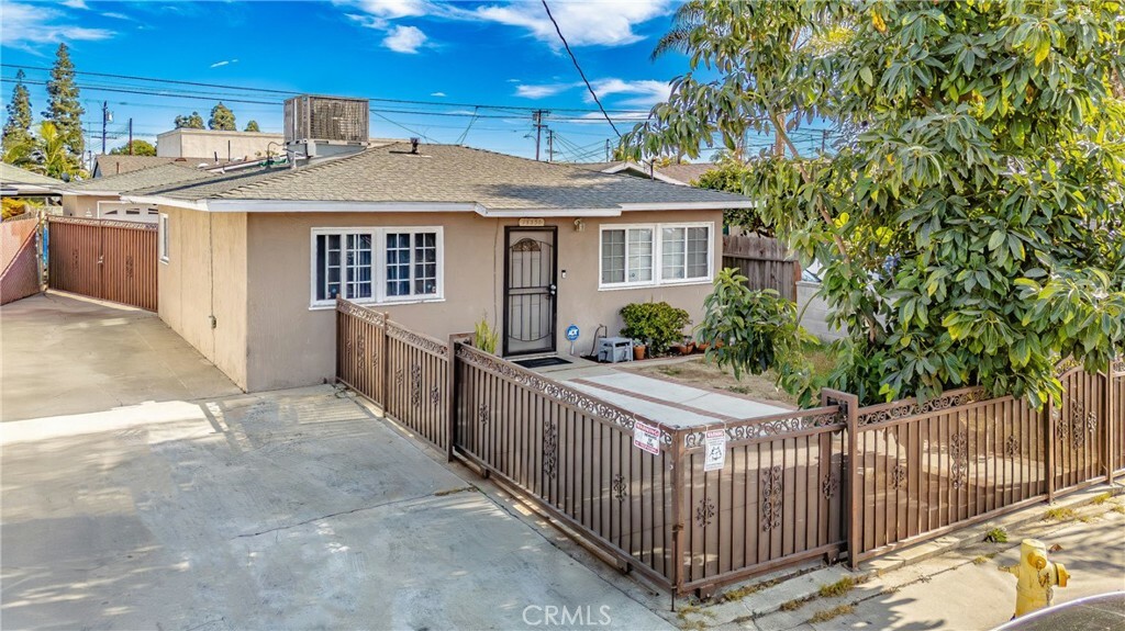 Property Photo:  15330 Oliva Avenue  CA 90723 