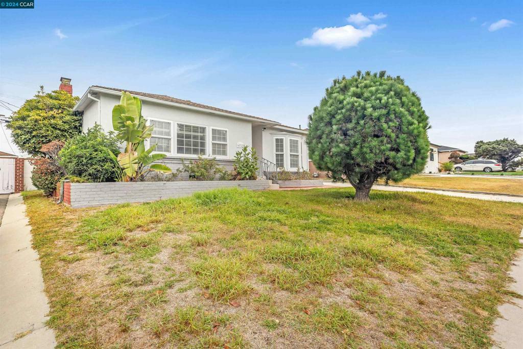 Property Photo:  6727 W 87th Pl  CA 90045 