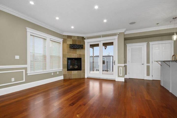 Property Photo:  34 Emerson St 2  MA 02127 