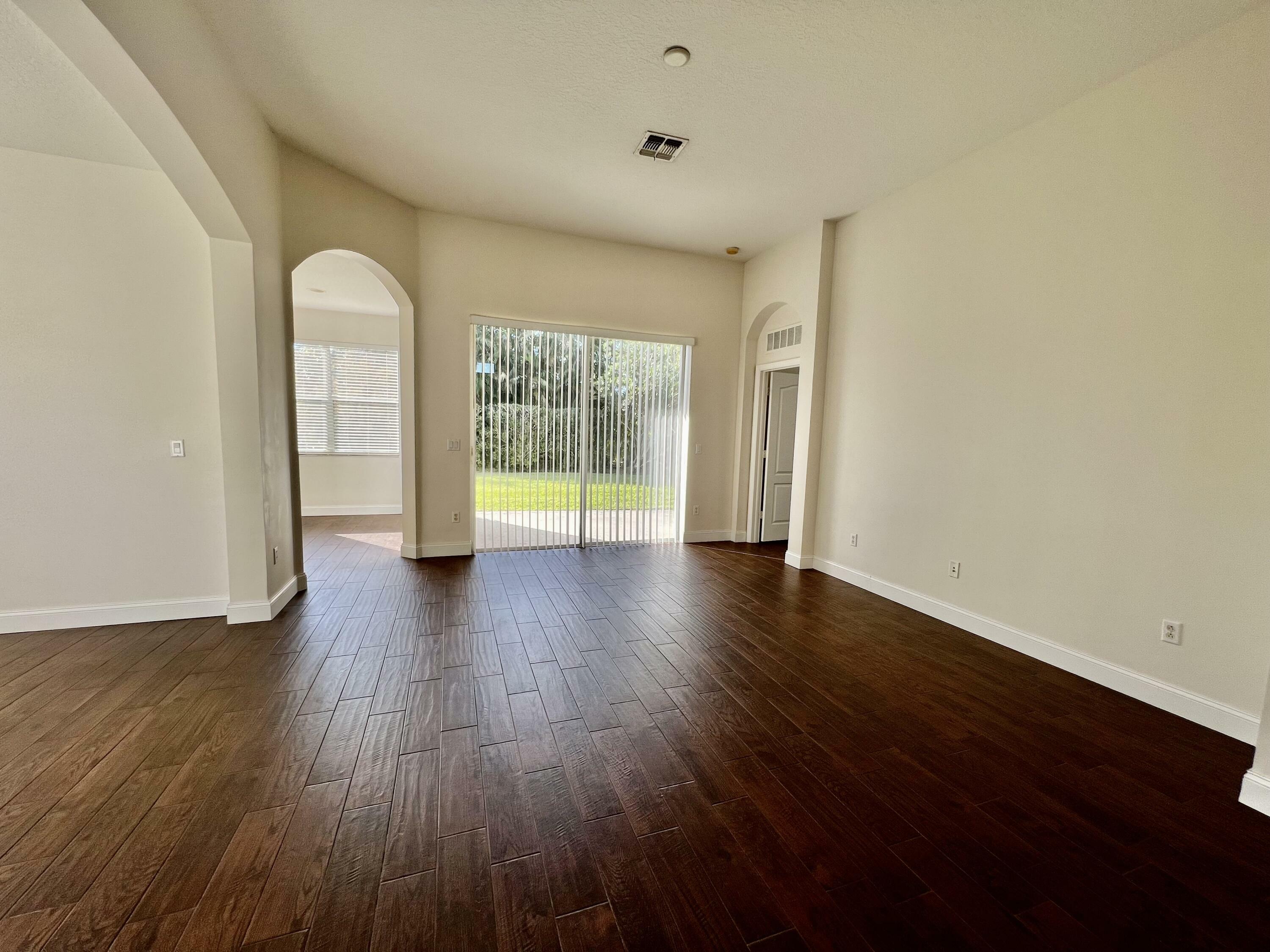 Property Photo:  10030 SW Cardigan Circle  FL 34987 