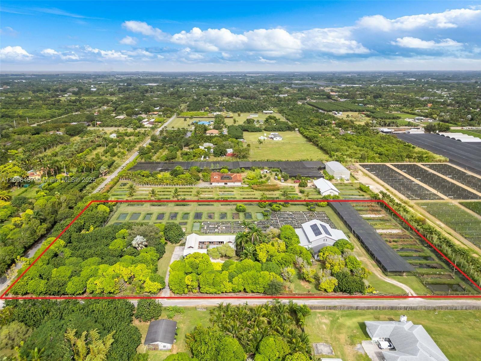 Property Photo: 19255 SW 260th St FL 33031