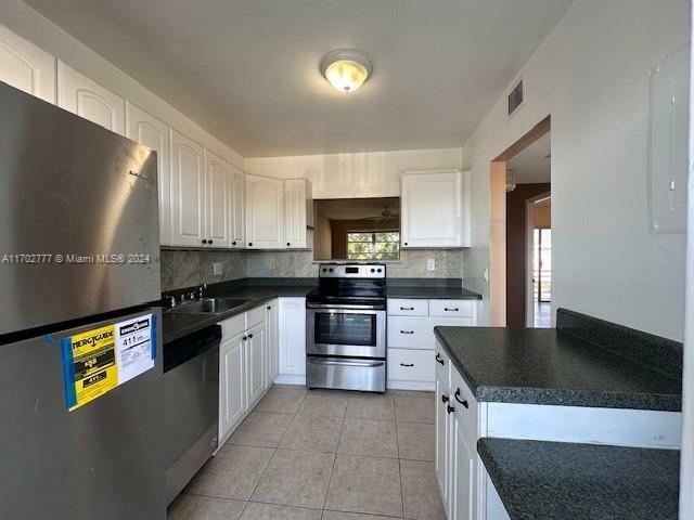 Property Photo:  2223 Park Ln 304  FL 33021 