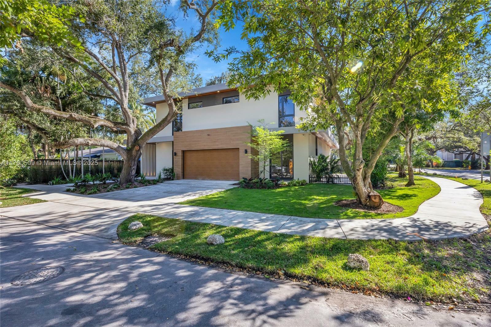 Property Photo: 5140 SW 73rd Ter FL 33143