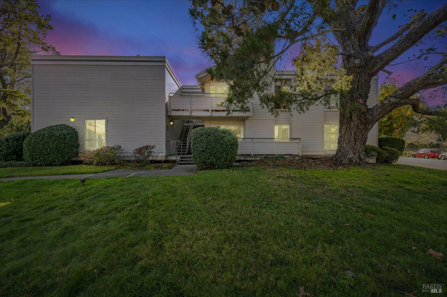 Property Photo:  348 Larkspur Plaza Drive  CA 94939 