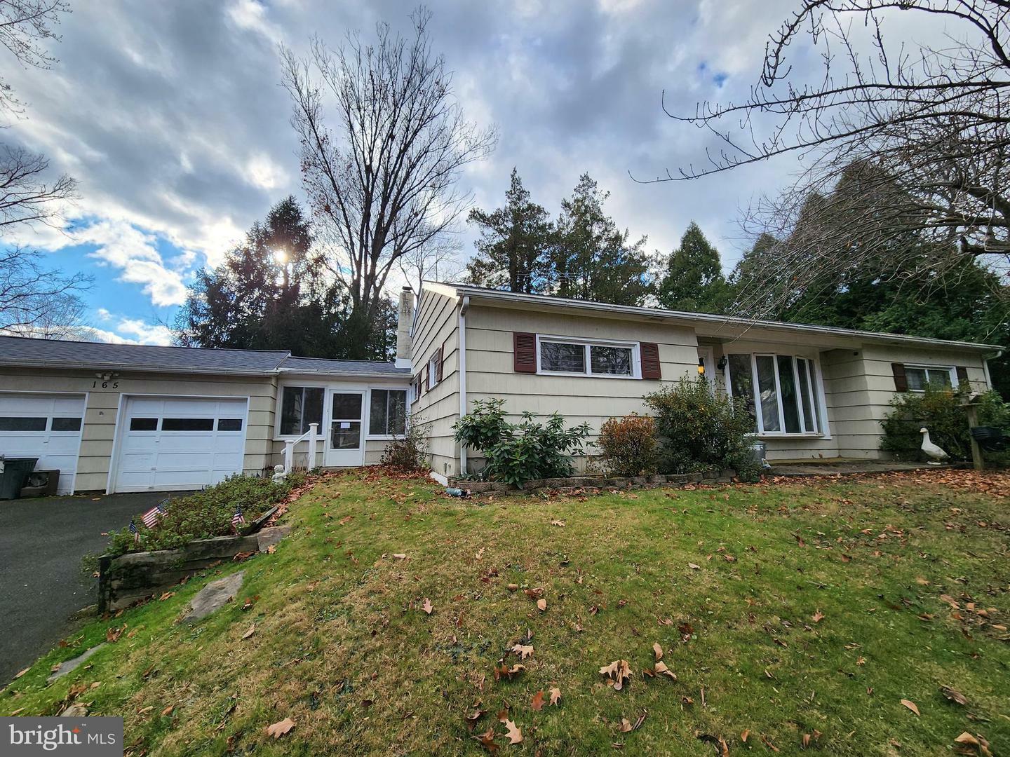 Property Photo:  165 Beechwood Drive  PA 19006 