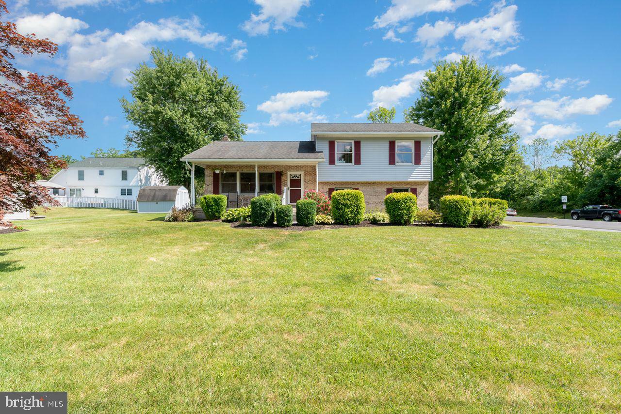 Property Photo:  300 Mumper Lane  PA 17019 