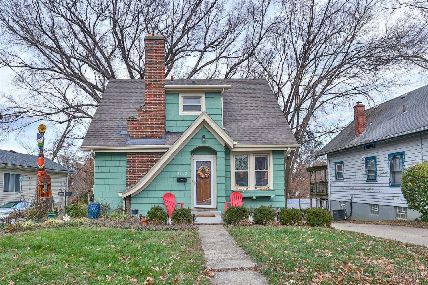 Property Photo:  2862 Losantiville Avenue  OH 45213 