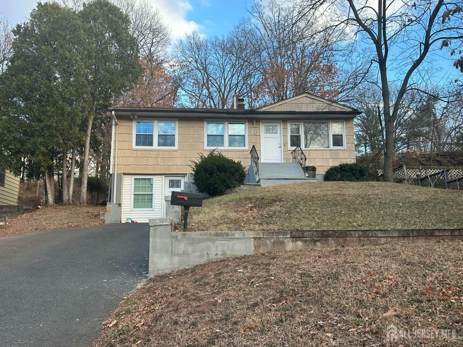 Property Photo:  78 Wood Avenue  NJ 08830 