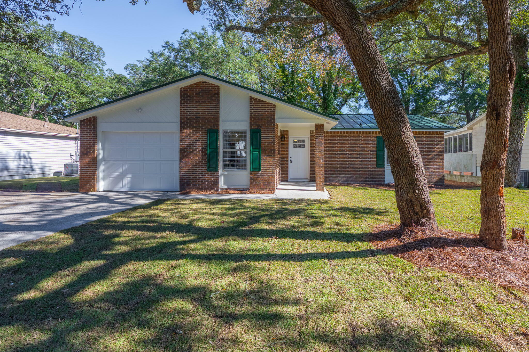 Property Photo:  1008 Juniper Avenue  FL 32578 