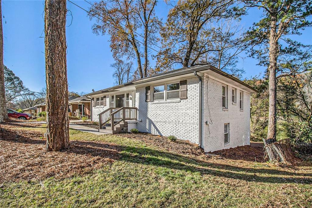 Property Photo: 1723 Capistrana Place GA 30032