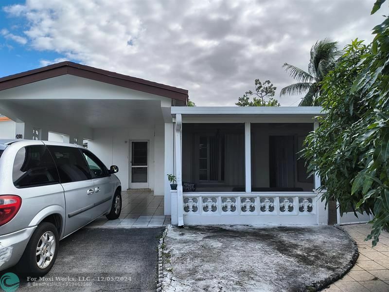 Property Photo:  4300 NW 48th Ave  FL 33319 