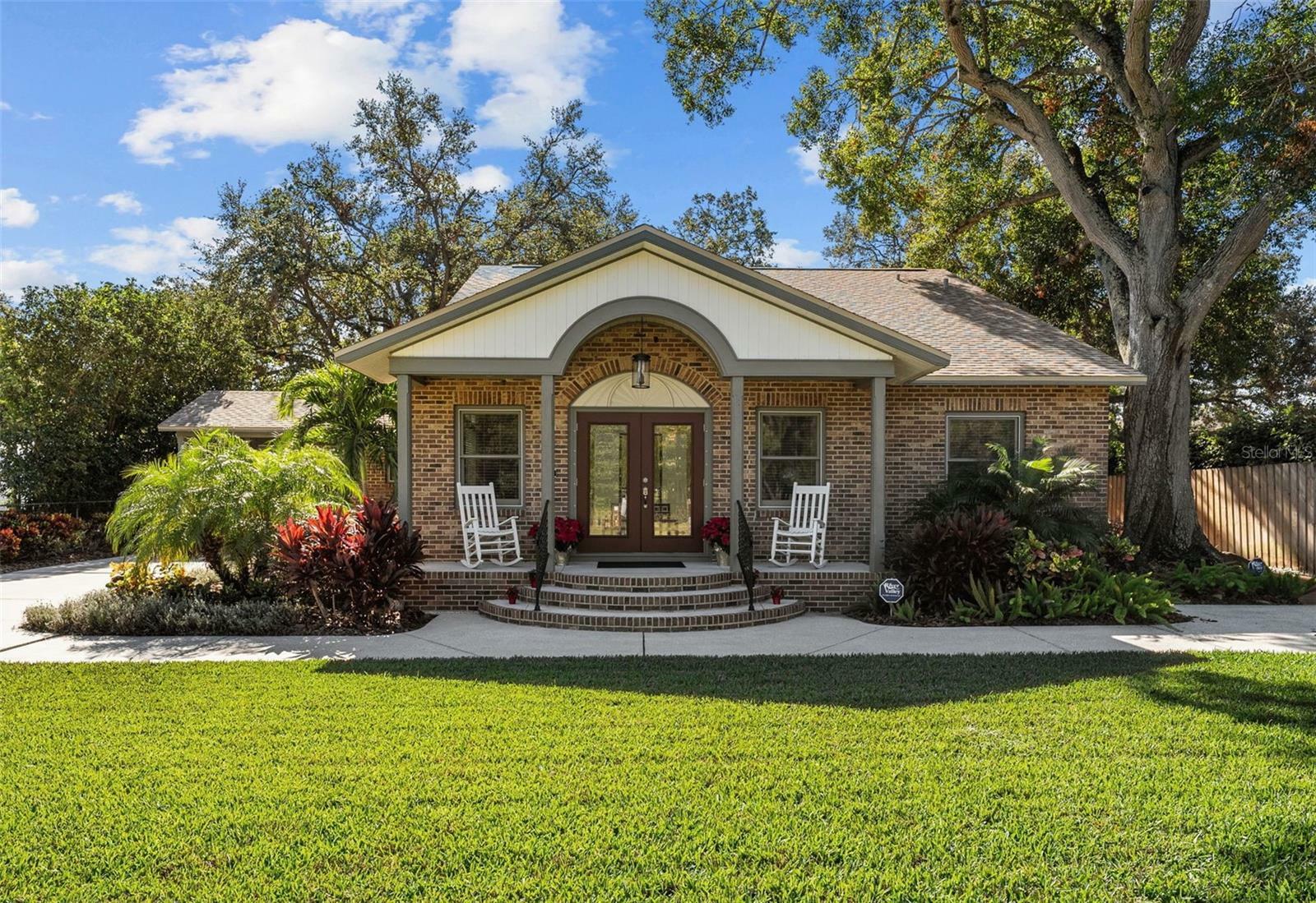 Property Photo: 3220 W Bay Vista Avenue FL 33611