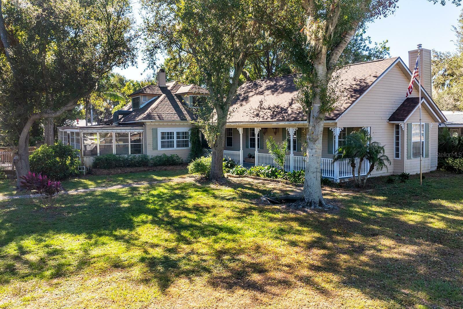 Property Photo: 1109 Lakeshore Boulevard FL 34769