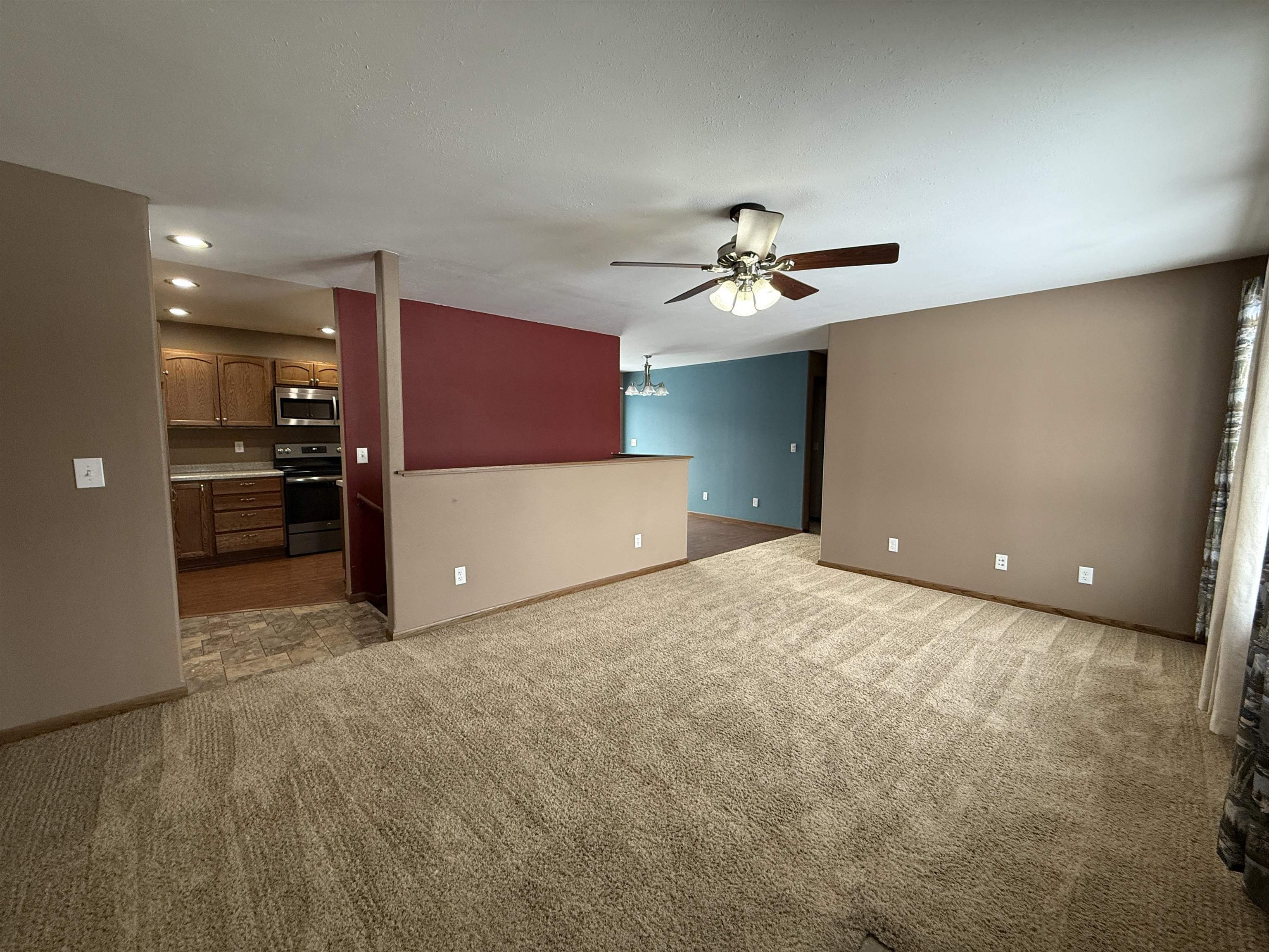 Property Photo:  1509 Wildwood Ave  ND 58703 