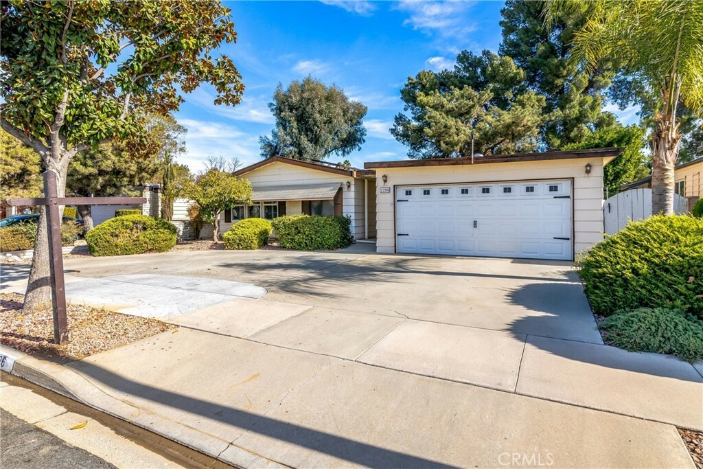 Property Photo:  1296 Brentwood Way  CA 92545 