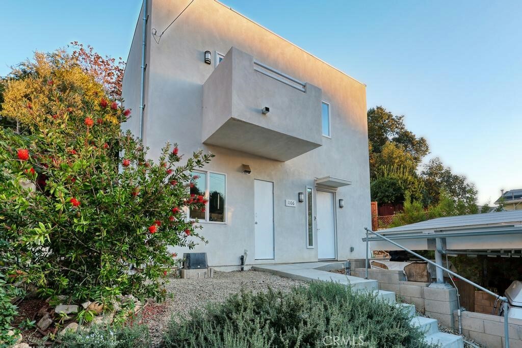 Property Photo:  1106 1106 1/2 Geraghty Avenue  CA 90063 