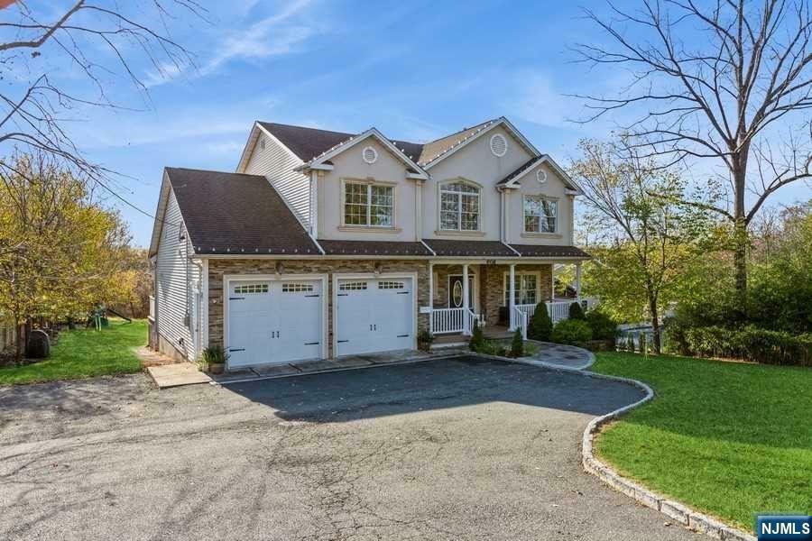 Property Photo:  608 Mount Pleasant Avenue  NJ 07052 