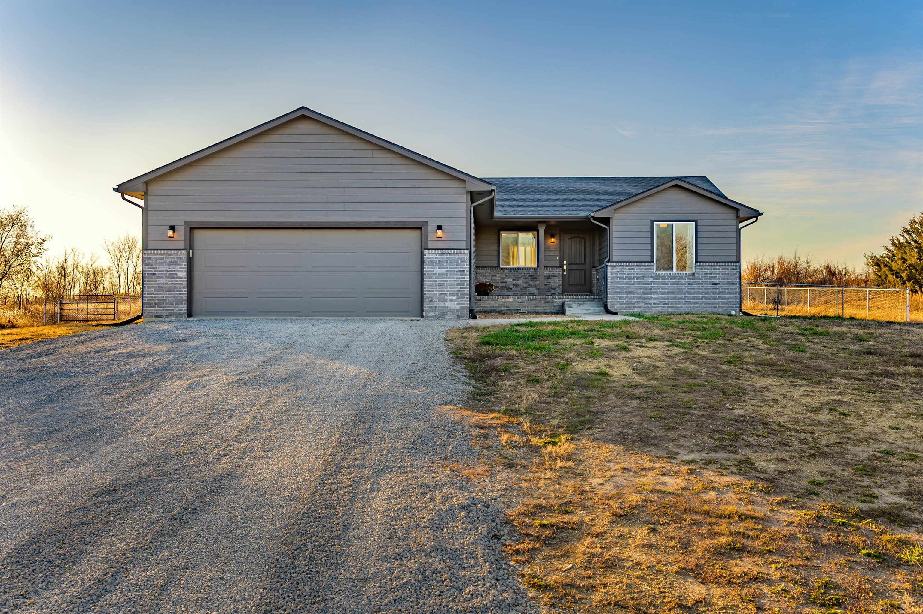 Property Photo:  2101 21st Rd  KS 67146-7568 