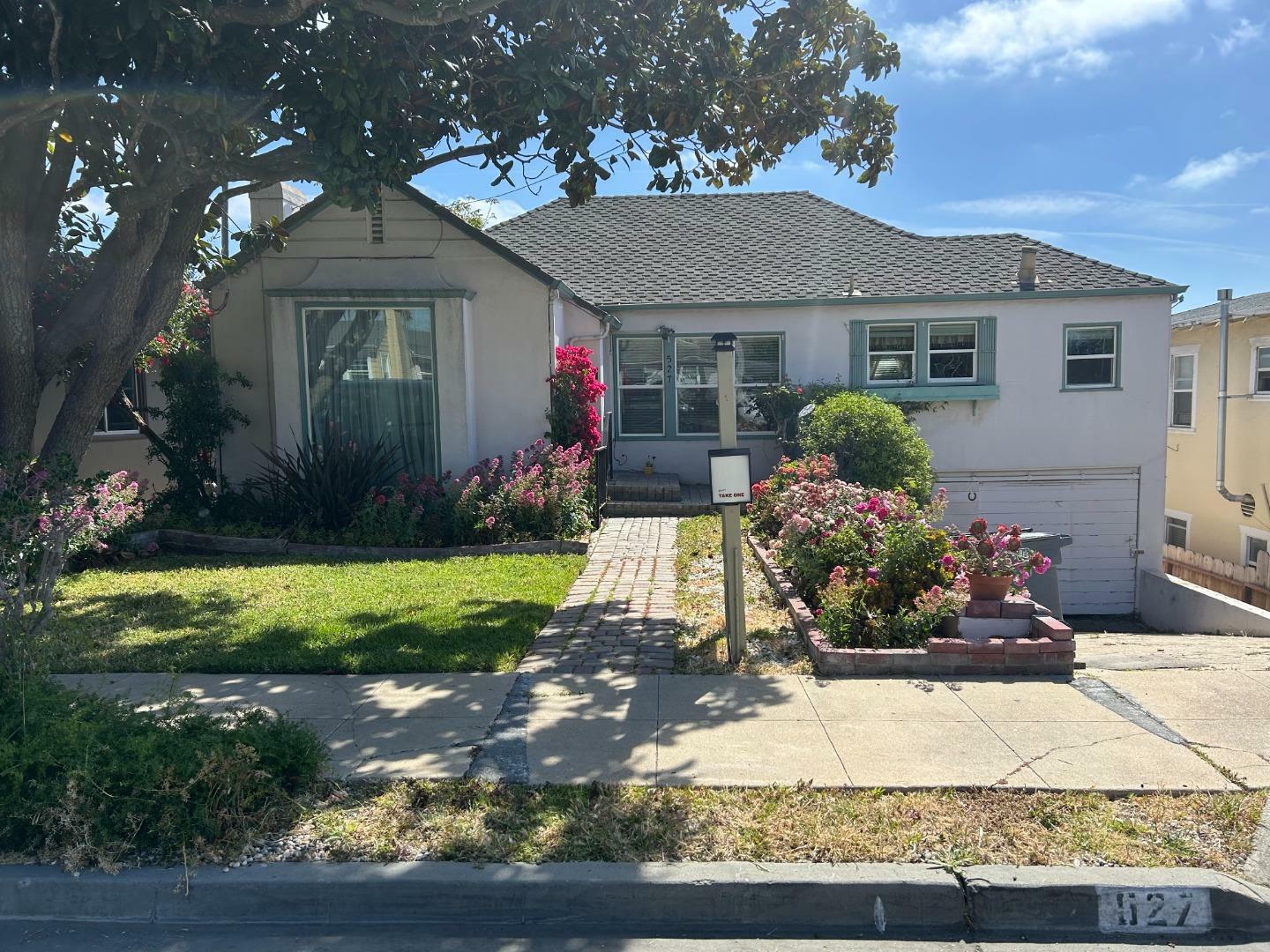 Property Photo:  527 Capitol Street  CA 93901 