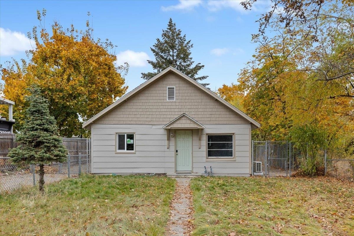 Property Photo:  5008 N Wall Rd  WA 99205 