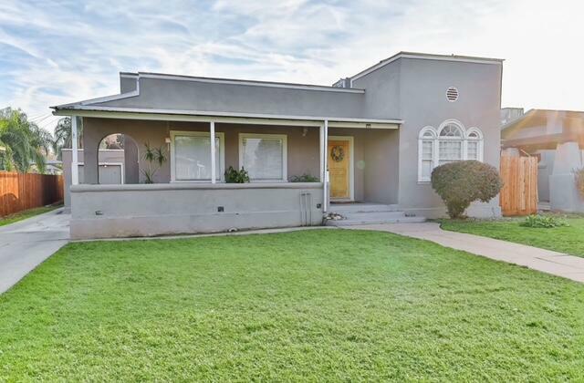 Property Photo:  579 E Putnam Avenue  CA 93257 