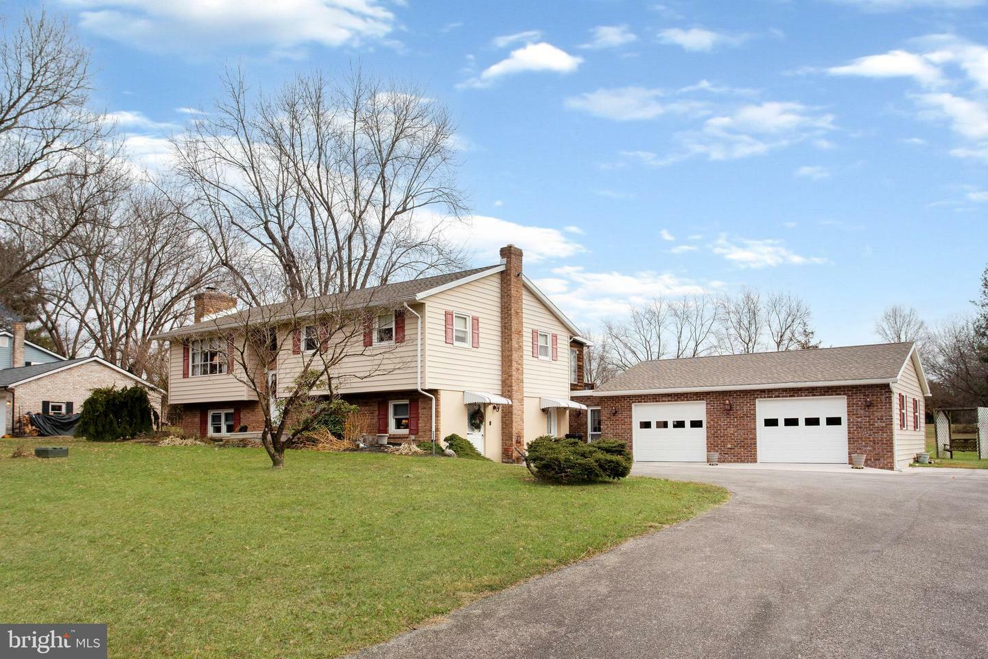 Property Photo:  740 Forest Drive  PA 17301 