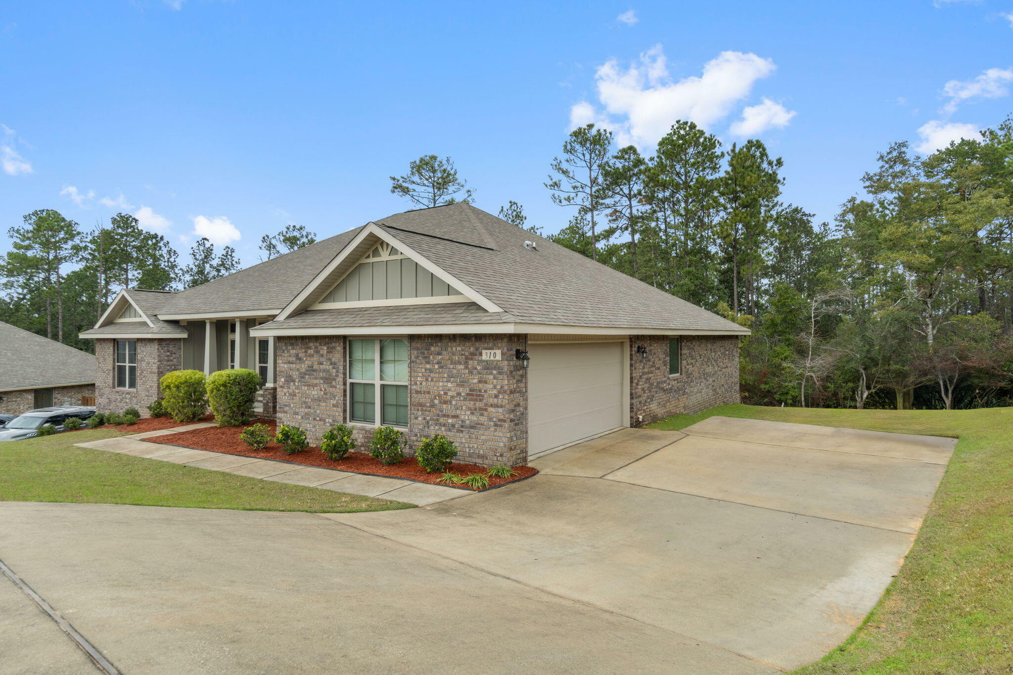 Property Photo:  310 Vale Loop  FL 32536 