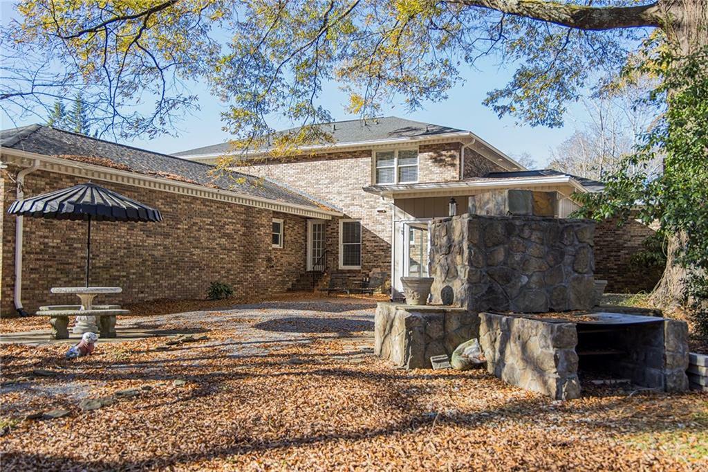 Property Photo:  19 Greenbriar Lane SE  GA 30161 