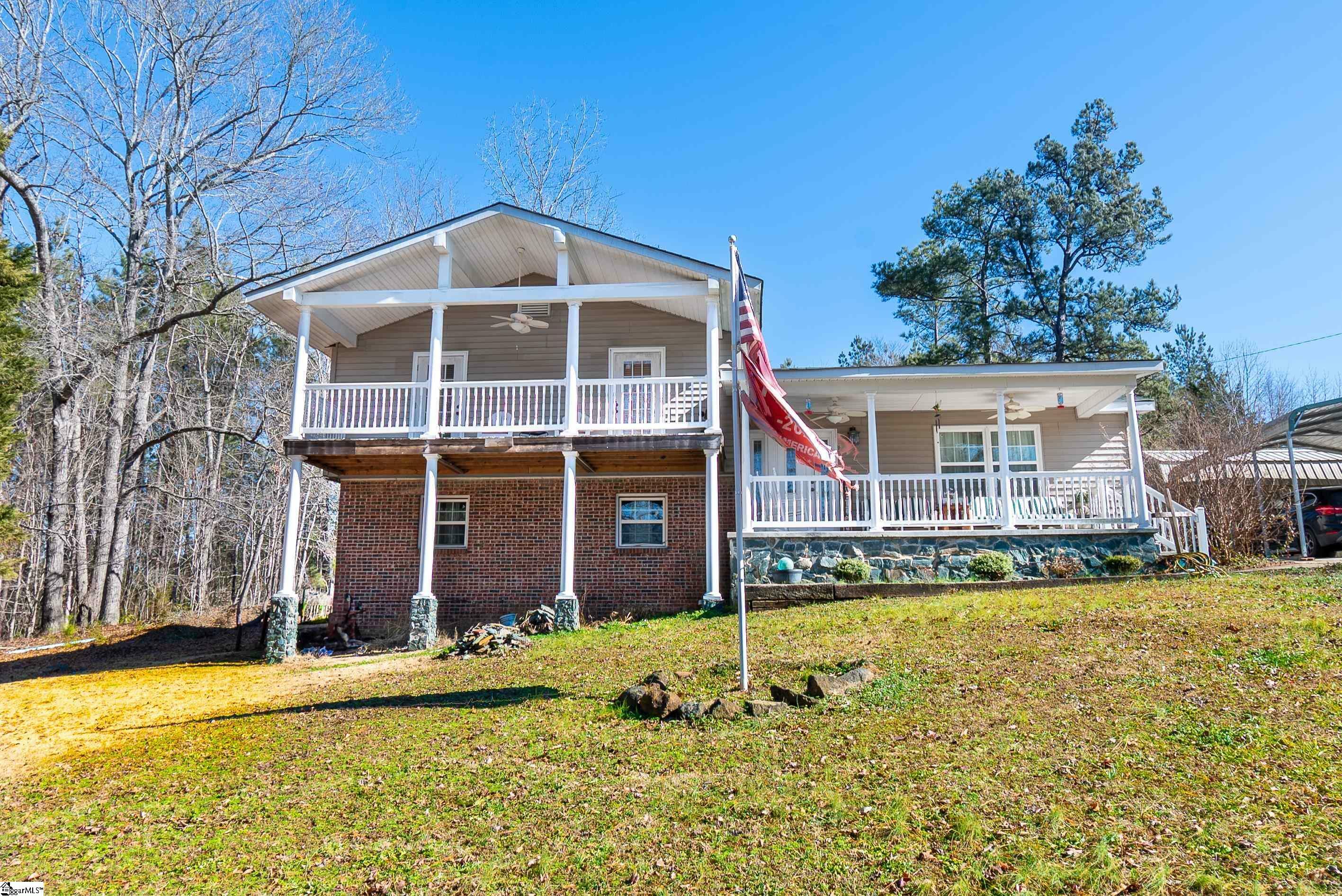 Property Photo:  210 Pineland Avenue  SC 29379 