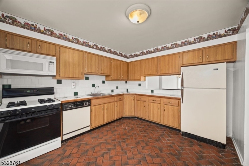 Property Photo:  128 Chelsea Way  NJ 08807 