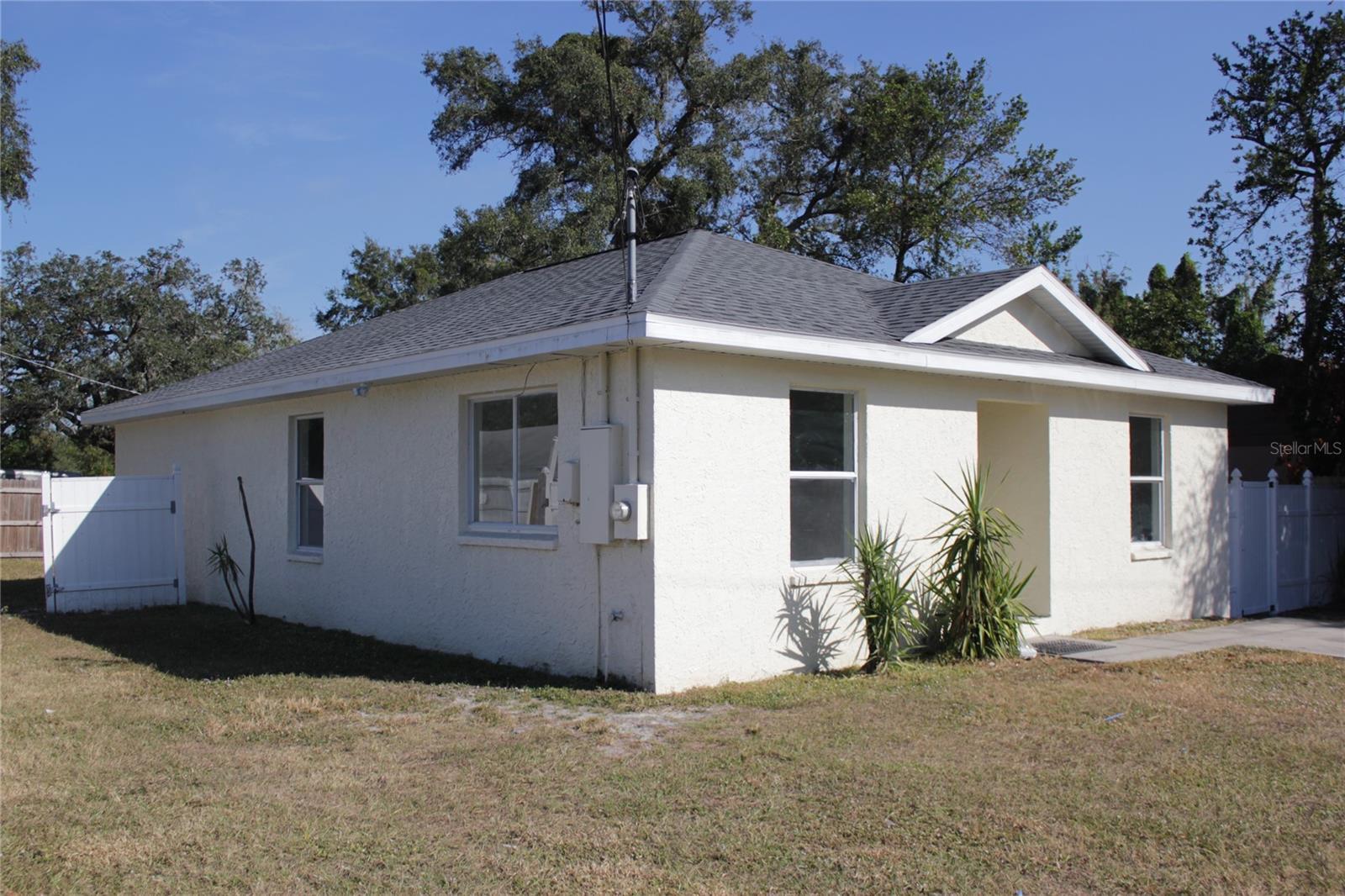 Property Photo:  1302 E Annie Street  FL 33612 