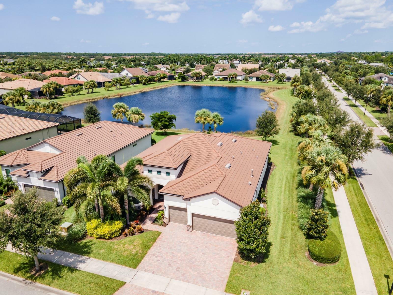 Property Photo:  5610 Rain Lily Court  FL 34238 