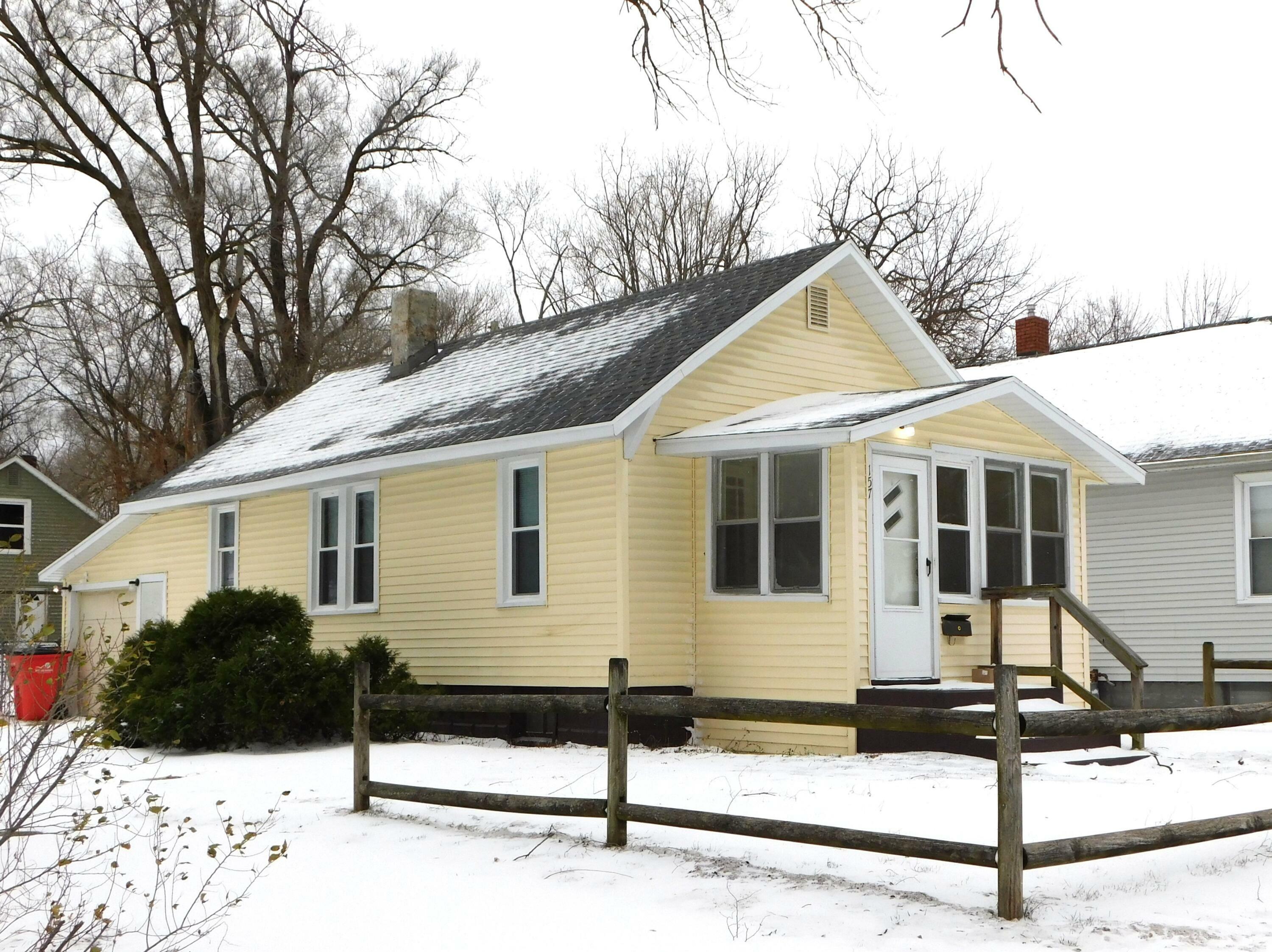 Property Photo:  157 Cross Street  MI 49022 