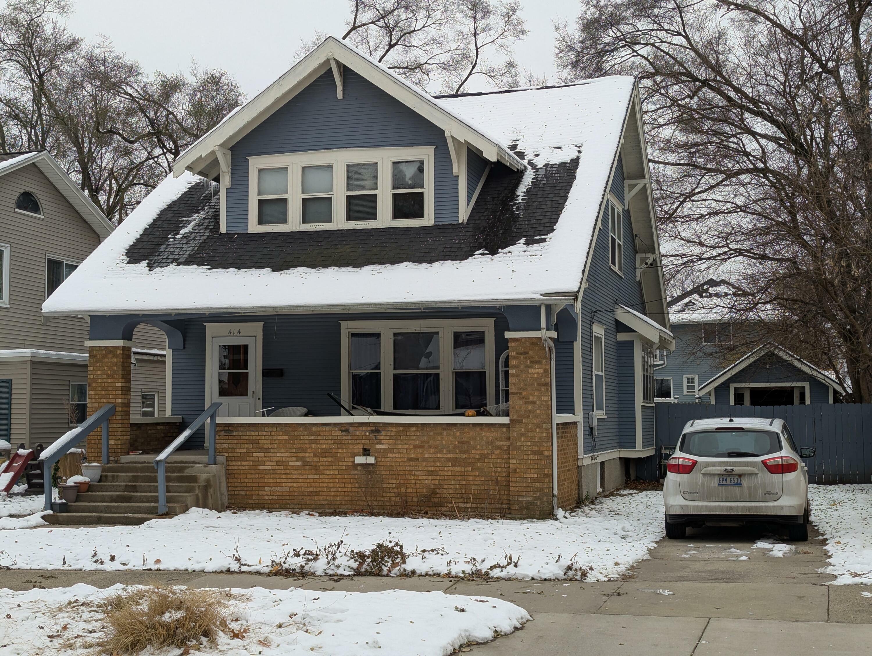 Property Photo:  414 Ardmore Street SE  MI 49507 