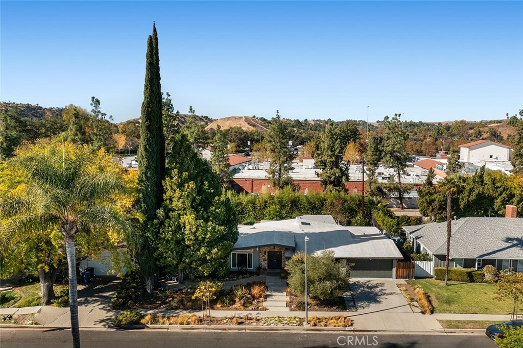 Property Photo:  4835 Almidor Avenue  CA 91364 