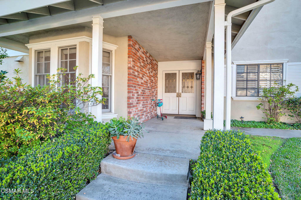 Property Photo:  3008 Shadow Brook Lane  CA 91361 