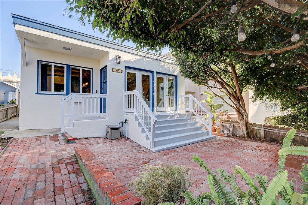 Property Photo: 216 Monterey Boulevard CA 90254