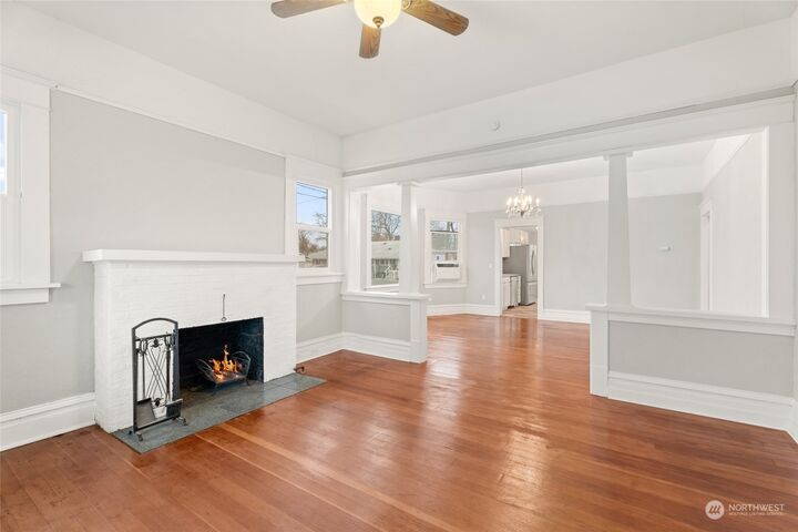 Property Photo:  401  Chase Avenue  WA 99362 