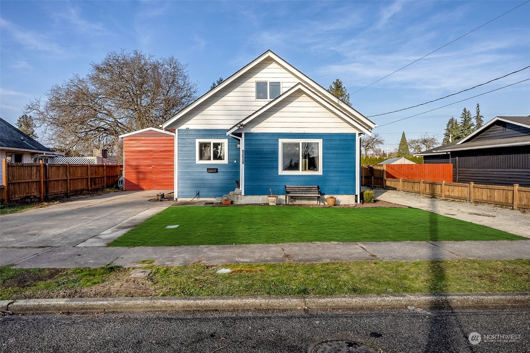 Property Photo:  1301  4th Avenue NW  WA 98371 