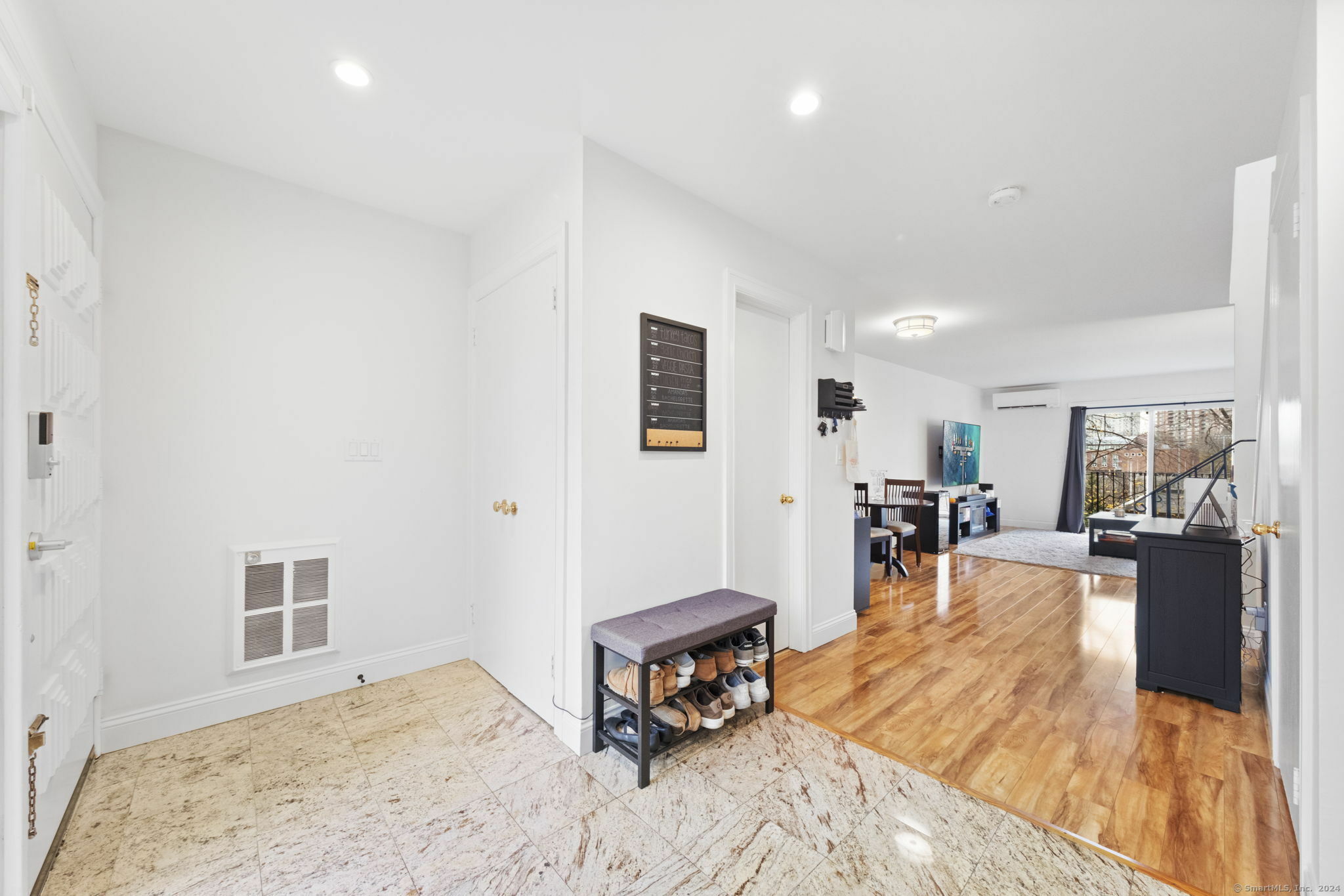 Property Photo:  68 Hope Street Apt 10  CT 06906 