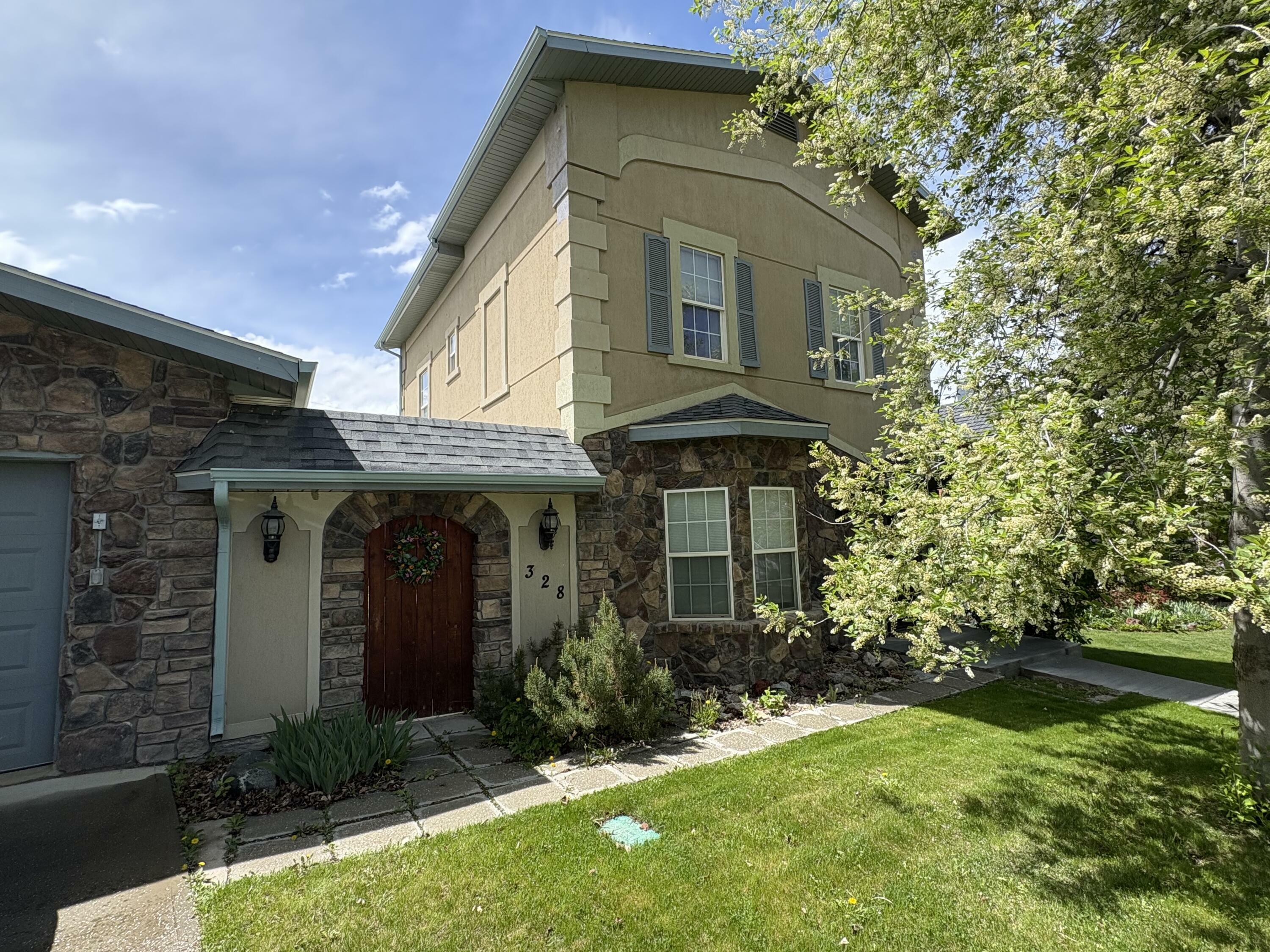 Property Photo: 328 S Lobban Avenue WY 82834