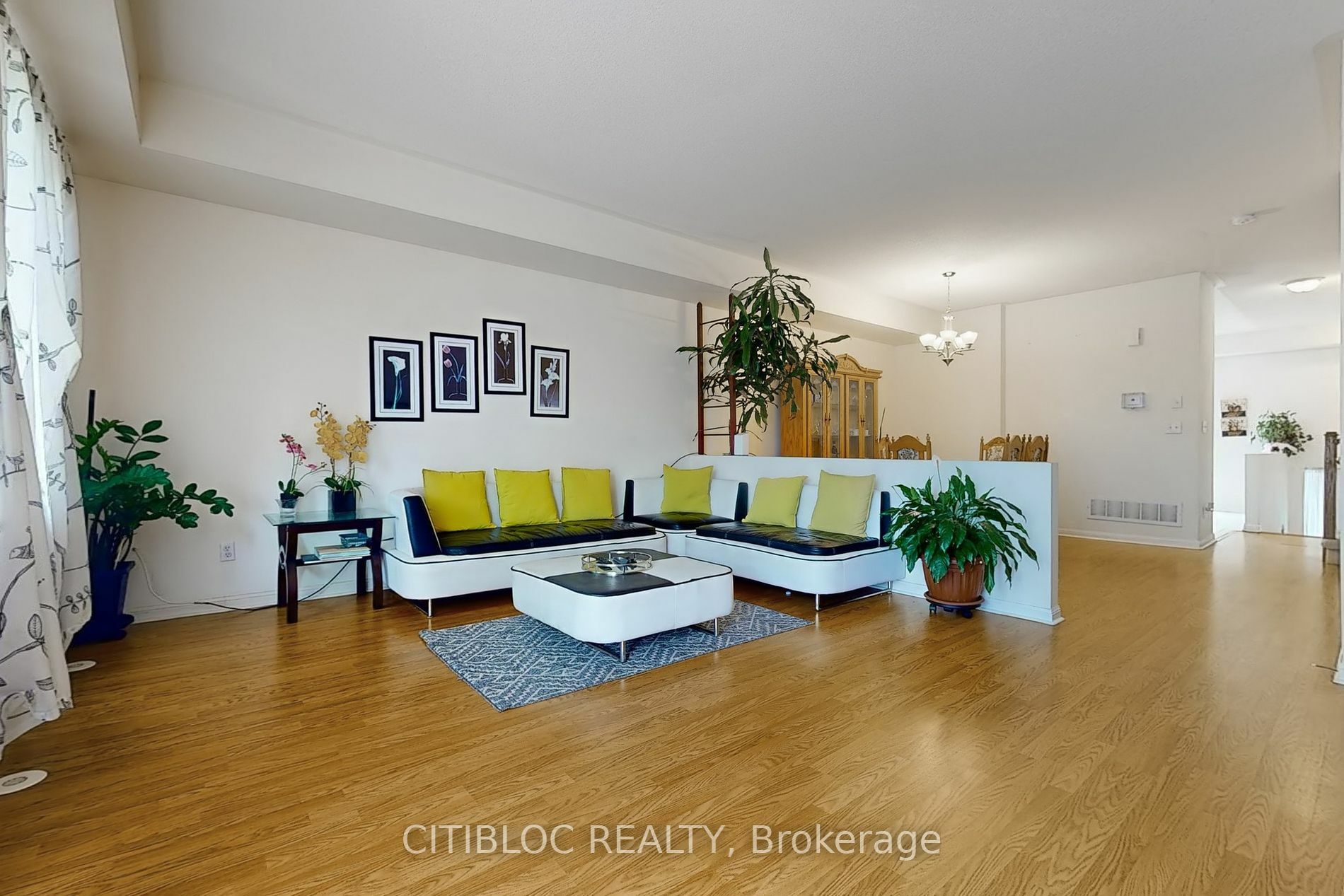 Property Photo:  3029 Finch Ave W 13  ON M9M 0A2 