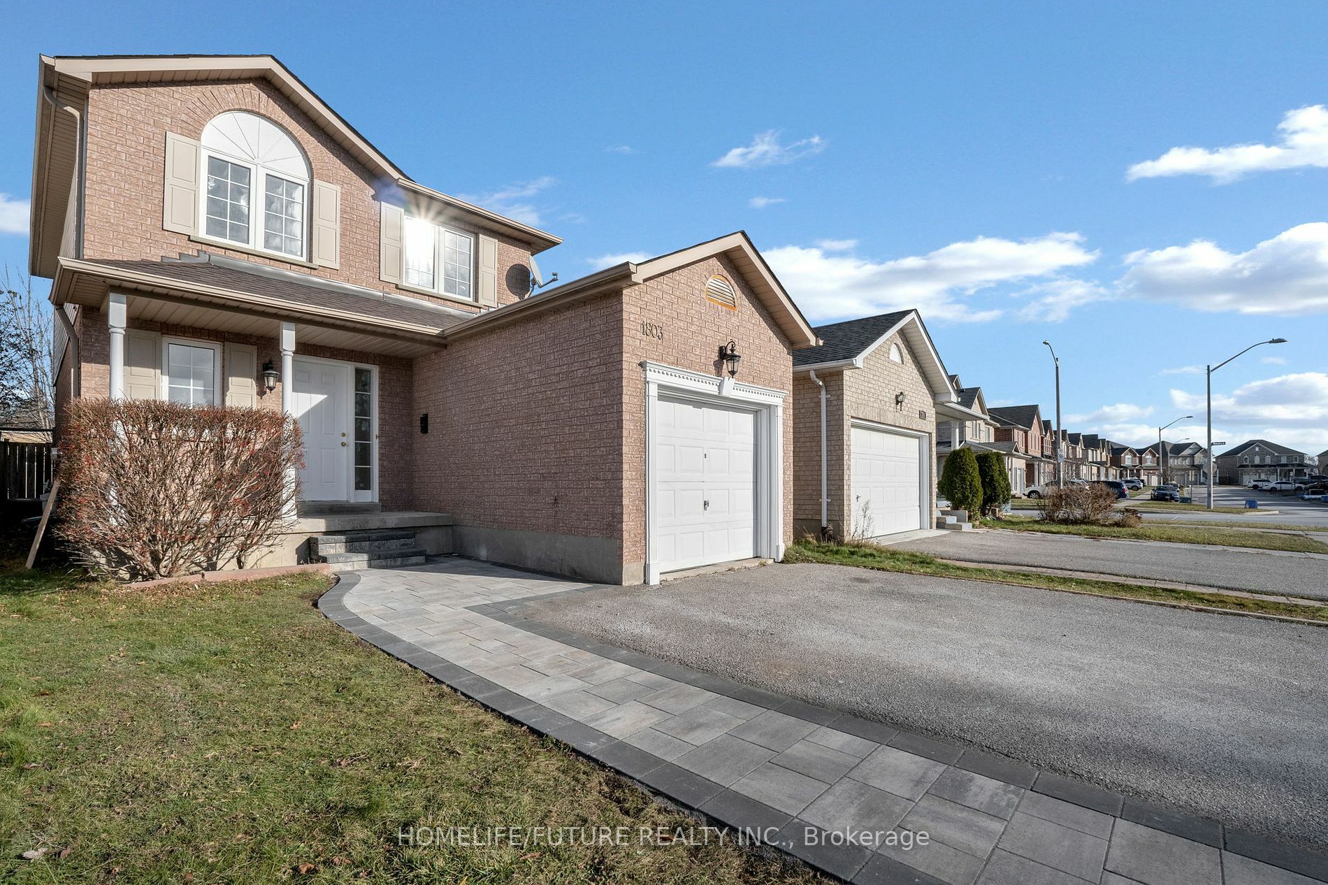 Property Photo:  1803 Dalhousie Cres  ON L1G 8C4 